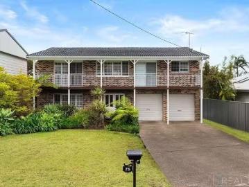 75 Caves Beach Road, Caves Beach, NSW 2281