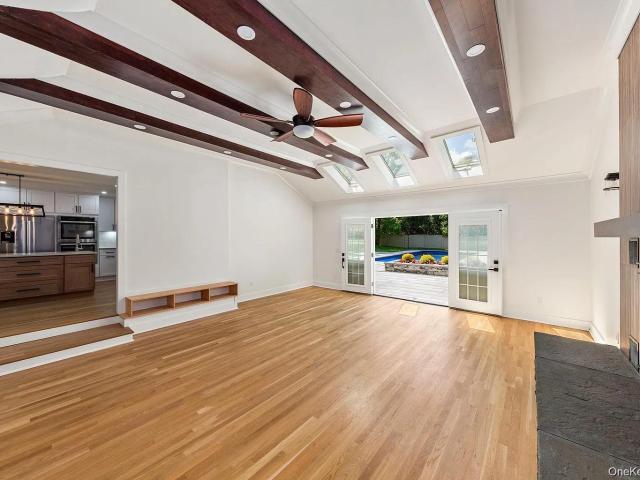 75 Centerport Road