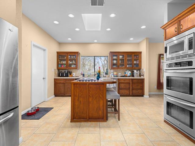 75 County Road 129, Taylor, US, TX
