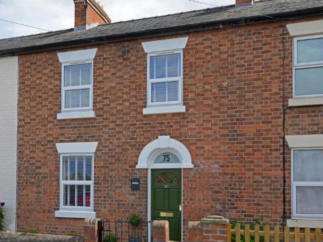 75 Crowmere Road, Monkmoor. 2 bed terraced house to rent £1,100 pcm £254 pw