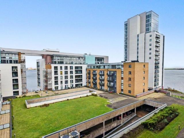 75 Davaar House, Ferry Court. 2 bed apartment to rent £1,395 pcm £322 pw