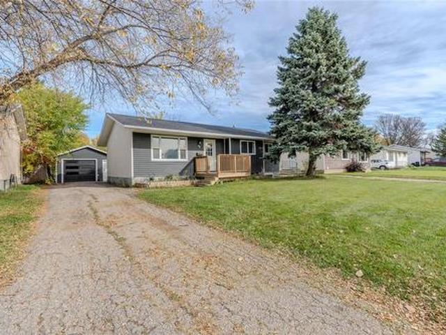 75 Donald Street, Steinbach, MB, R5G 2B7 house for sale | Listing ID 202625 | Royal LePage