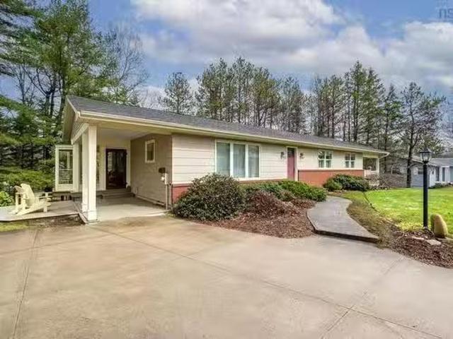 75 Duncan Avenue, Kentville, NS, B4N 1N3 house for sale Lis.