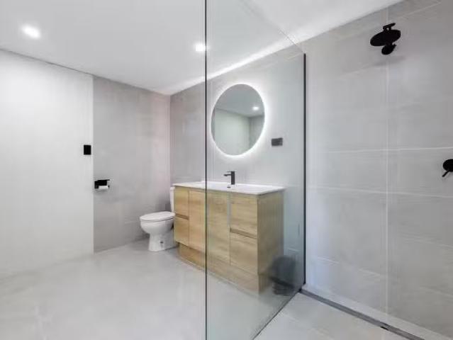 75 Limerick Drive, CRESTMEAD, QLD 4132 House for Rent