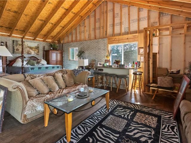 75 Meadow Ridge Lane