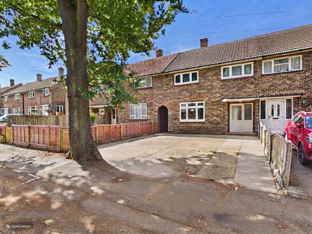 75 North Hill Drive, Romford 3 bed semi detached house to rent £2,250 pcm £519 pw
