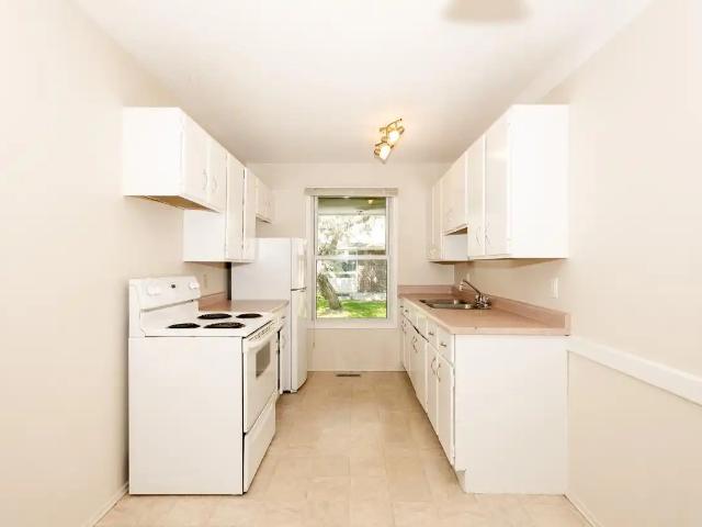 75 Oak Park Walk