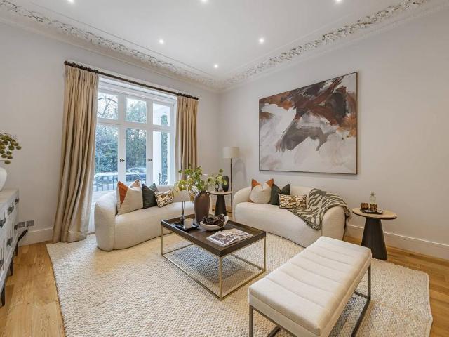 75 Onslow Square, London, SW7 3LS, United Kingdom | 3 bed apartment for rent #138776100 | Rentberry