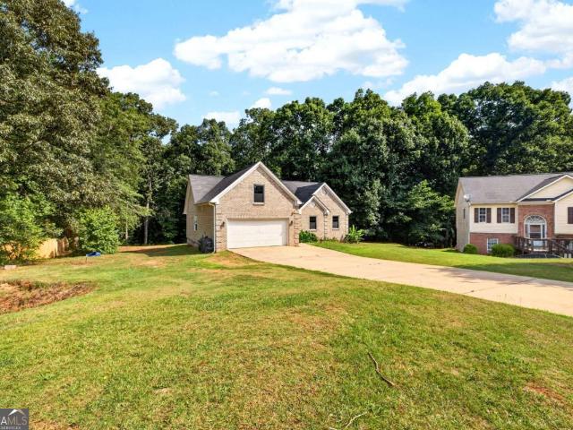 75 Pebble Lane