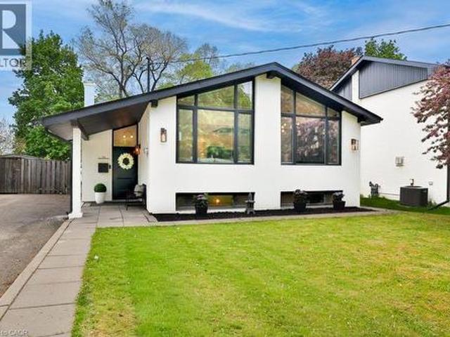 75 Rangoon Road, Toronto, ON, M9C 4N8 house for sale | Listing ID 40852 | Royal LePage