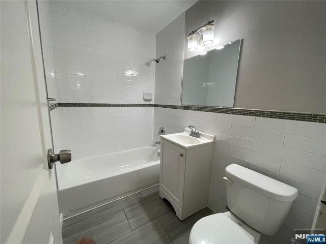 75 Sussex Street 3A, Hackensack, US, NJ