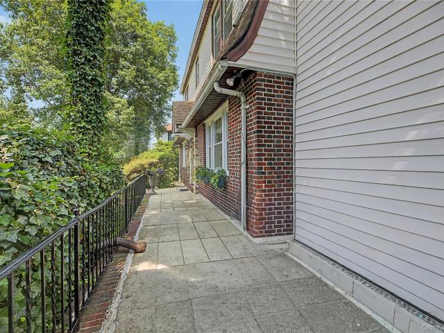 75 Sycamore Avenue