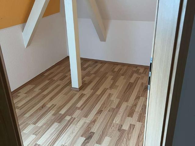 75qm Dachgeschoss Wohnung im Grünen