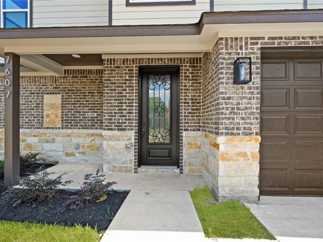 7607 Woodsman Trail