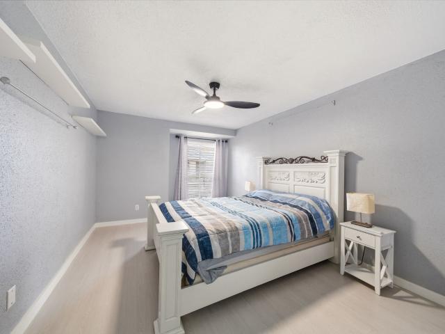 7600 Emmett F Lowry Expressway 806