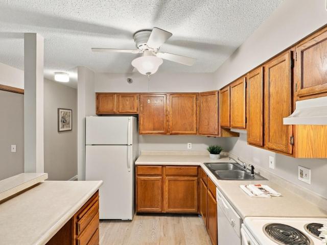7600 Golden Valley Road # 316
