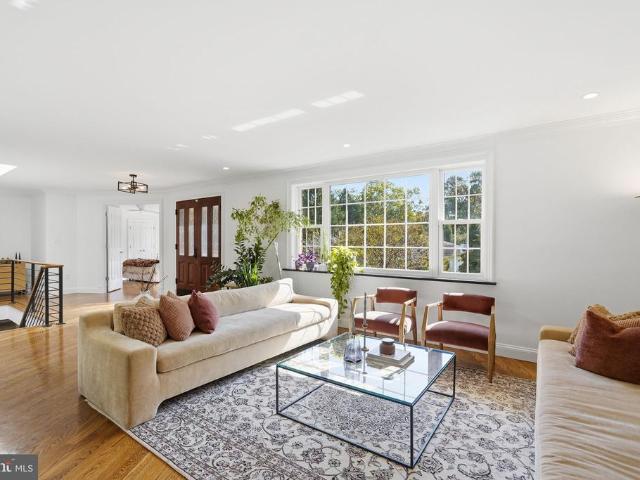 7603 Shadywood Road