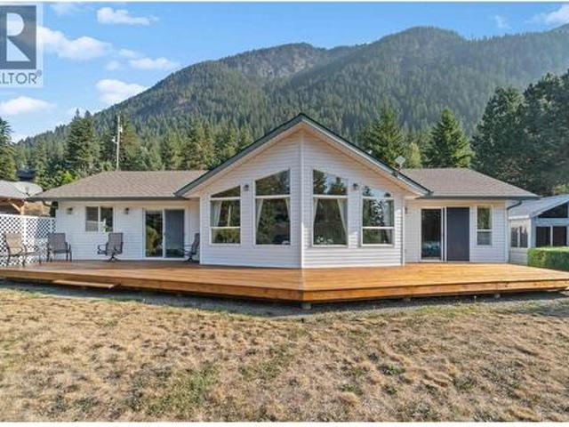 760 Mobley Road, Tappen, BC, V0E 2X1 house for sale | Listing ID 10381 | Royal LePage