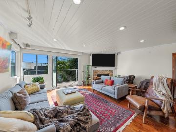 760 Manhattan Beach Blvd, Unit B, Manhattan Beach, CA 90266 | MLS #PV26061