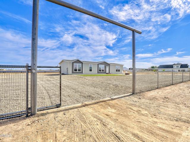 7618 E Dog Ranch Road