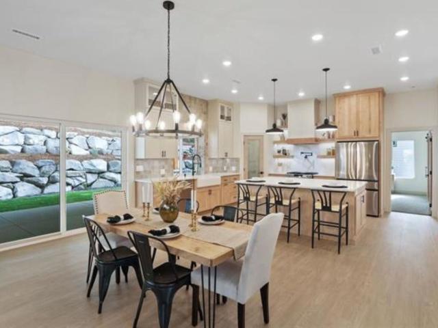 7612 N Cedar Rd, Spokane, US, WA