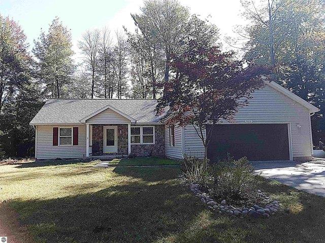 7612 Huntington Dr, Oscoda, MI 48750