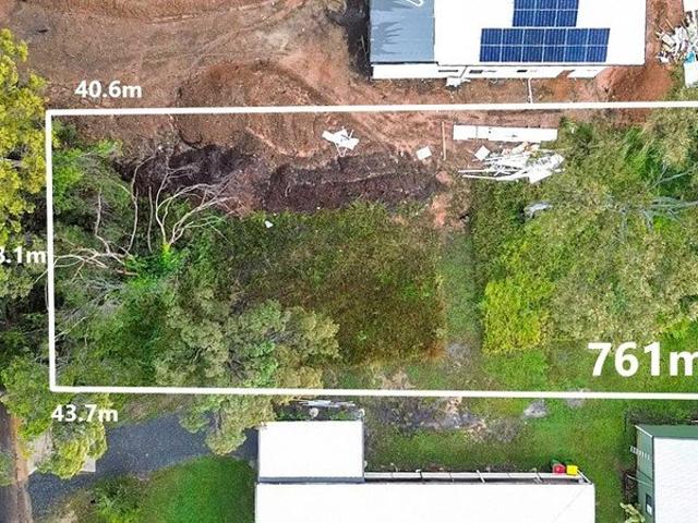 761m2 Cleared Block Quiet, Walk to Everything Location