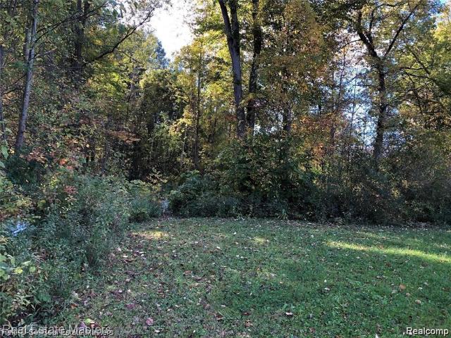 7627 Lapeer Road