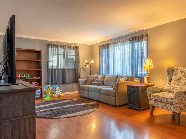 762 Hartzell School Rd