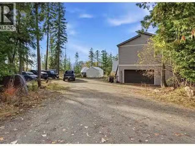 7636 Mountain Drive, Anglemont, BC, V0E 1M8 house for sale.