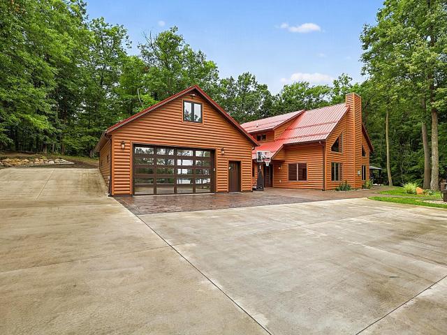 7643 Bear Road