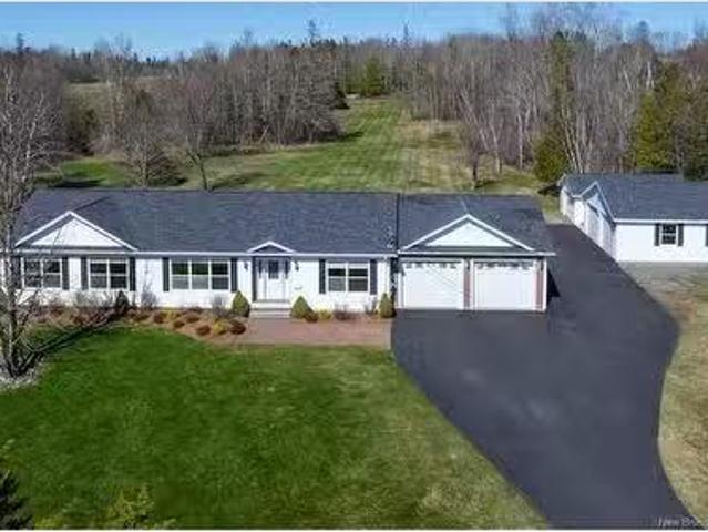 764 Bayview Dr, Saint Andrews, NB, E5B 2N1 Luxury House for.