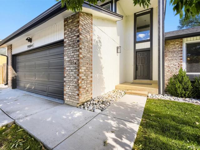 7654 W Ontario Place