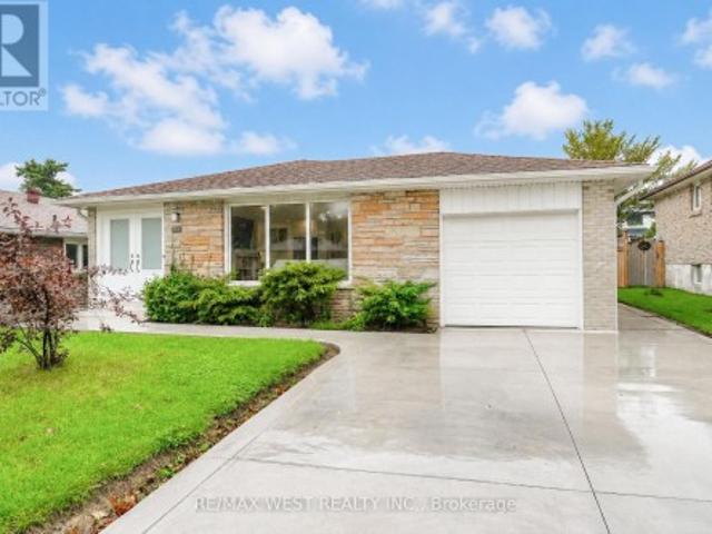 765 Dodsworth Crescent, Mississauga, ON, L4Y 2H8 house for sale | Listing ID W13731 | Royal LePage