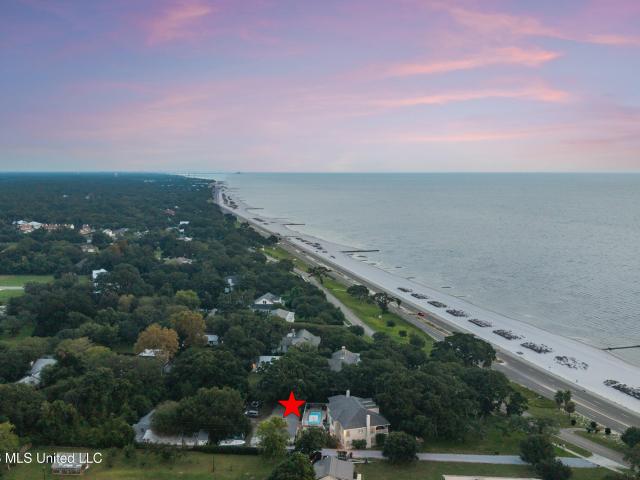 765 E Scenic Drive