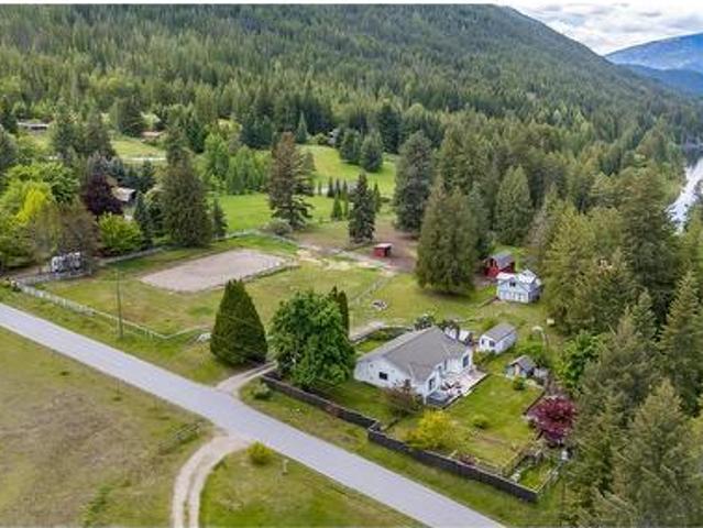 765 Lewis Road, Harrop, BC, V1L 6P7 house for sale | Listing ID 10387 | Royal LePage