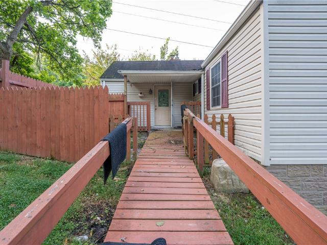765 Pellis Rd