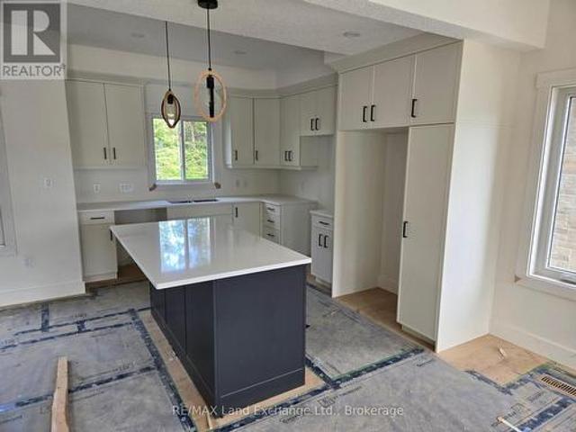 766 Campbell Avenue, Kincardine, ON, N2Z 1W1 house for sale | Listing ID X10845 | Royal LePage