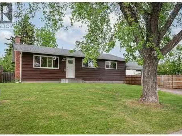 766 Ochakwin Crescent, Prince George, BC, V2M 5P3 house for.