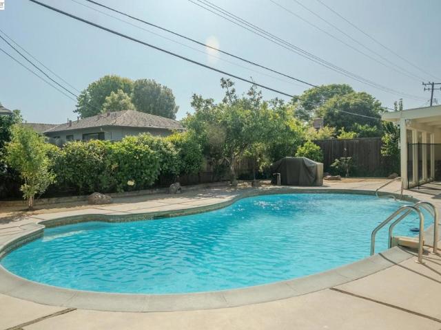 767 Lemos Ave