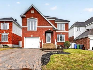 House for sale in Longueuil - Garden, Parking