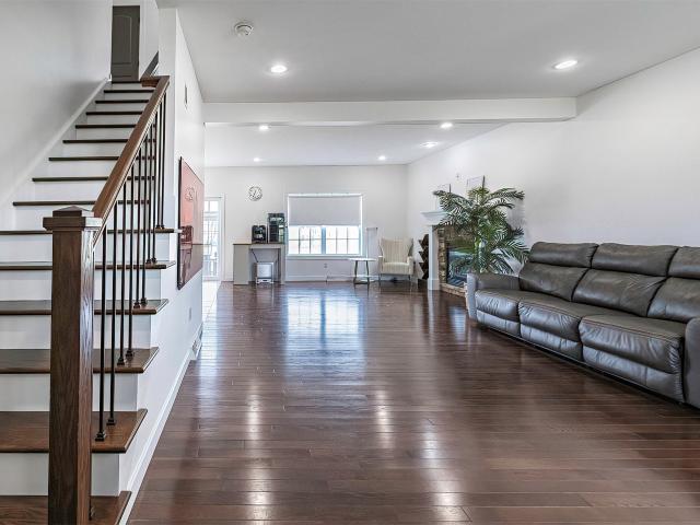 7687 REDBUD Trail