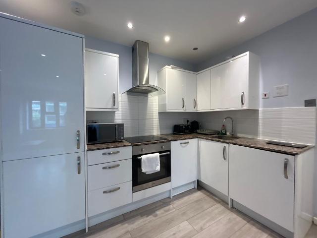 768 768A Bath Road TW5, 1 bed flat to rent, £1,650 pcm | PrimeLocation
