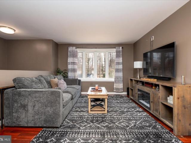 7694 Old Bayside Road