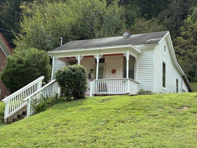 769 Brownell Ave, Middleport, OH 45760