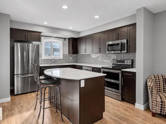 769 Secord Boulevard Nw, Edmonton, AB, T5T 7J8 house for sale | Listing ID E4509 | Royal LePage