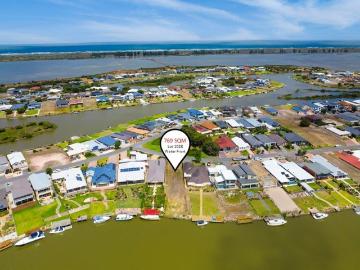 769 SQM WATER FRONT ALLOTMENT WITH A JETTY & 12.90 METRE FRONTAGE & WILL SELL FAST!