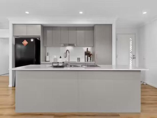 7/6 Bantry Court, EAGLEBY, QLD 4207 House for Rent