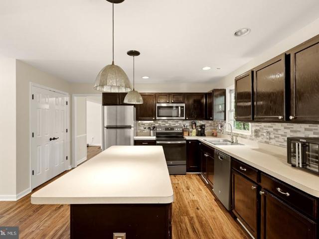 76 Basalt Drive