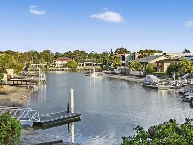 76 Boomerang Crescent, Bundall, QLD 4217